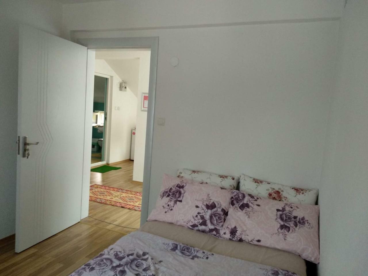 Family House Near Motorway 6 Guests 3 Bedrooms Велес Экстерьер фото