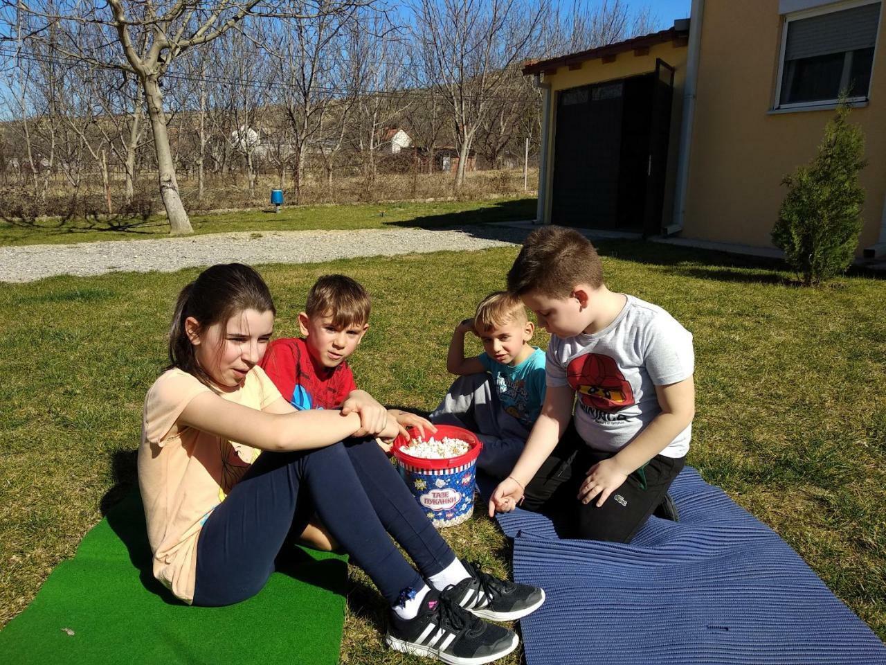 Family House Near Motorway 6 Guests 3 Bedrooms Велес Экстерьер фото